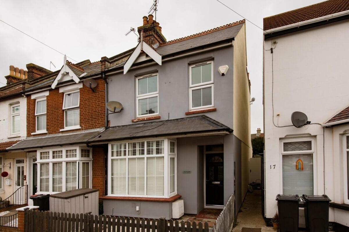 A Wave From It All Great Clacton Exterior photo